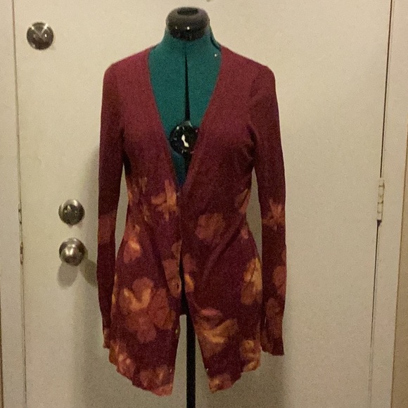 Simply Vera Vera Wang Sweaters - Simply Vera Vera Wang Med, lightweight button-up cardigan long sleeves Maroon
